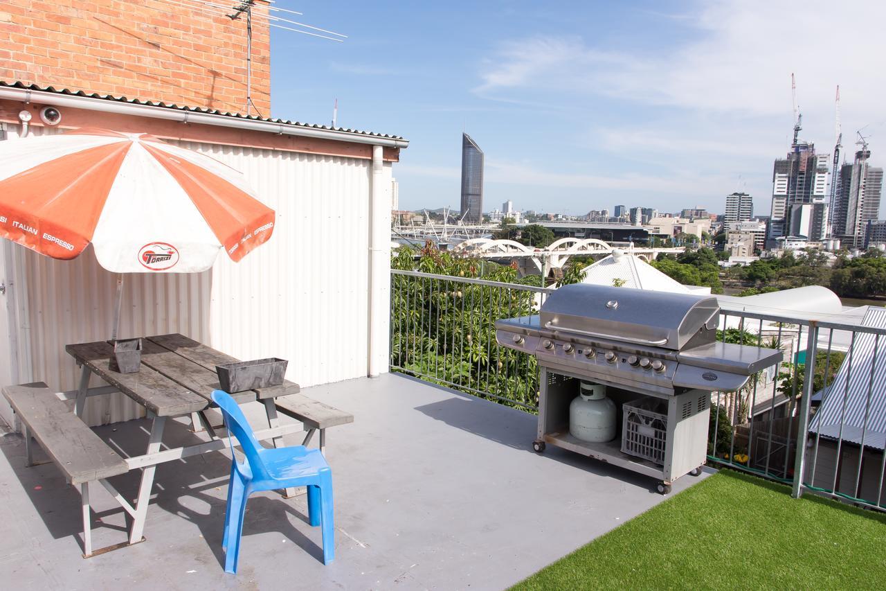 Joe'S Place Backpackers Hostel Brisbane Exterior photo